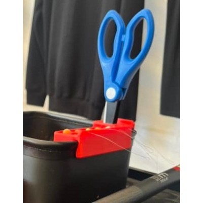 Shown in combination with Bait tray.