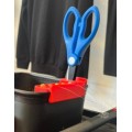 Shown in combination with Bait tray.